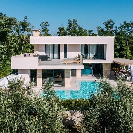 Crowonder Santa Barbara Majestic With Large Heated Swimming Pool And Sauna Villa Privlaka (Zadar)