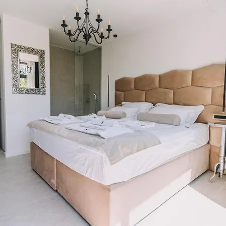 ヴィラ Crowonder Santa Barbara Majestic With Large Heated Swimming Pool And Sauna プリヴラカ