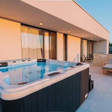וילה Crowonder Santa Barbara Majestic With Large Heated Swimming Pool And Sauna *