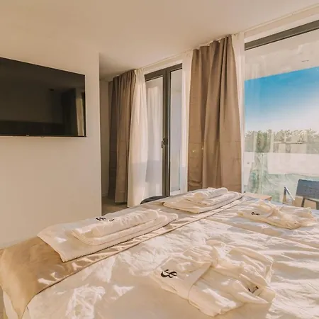 Crowonder Santa Barbara Majestic With Large Heated Swimming Pool And Sauna ヴィラ *
